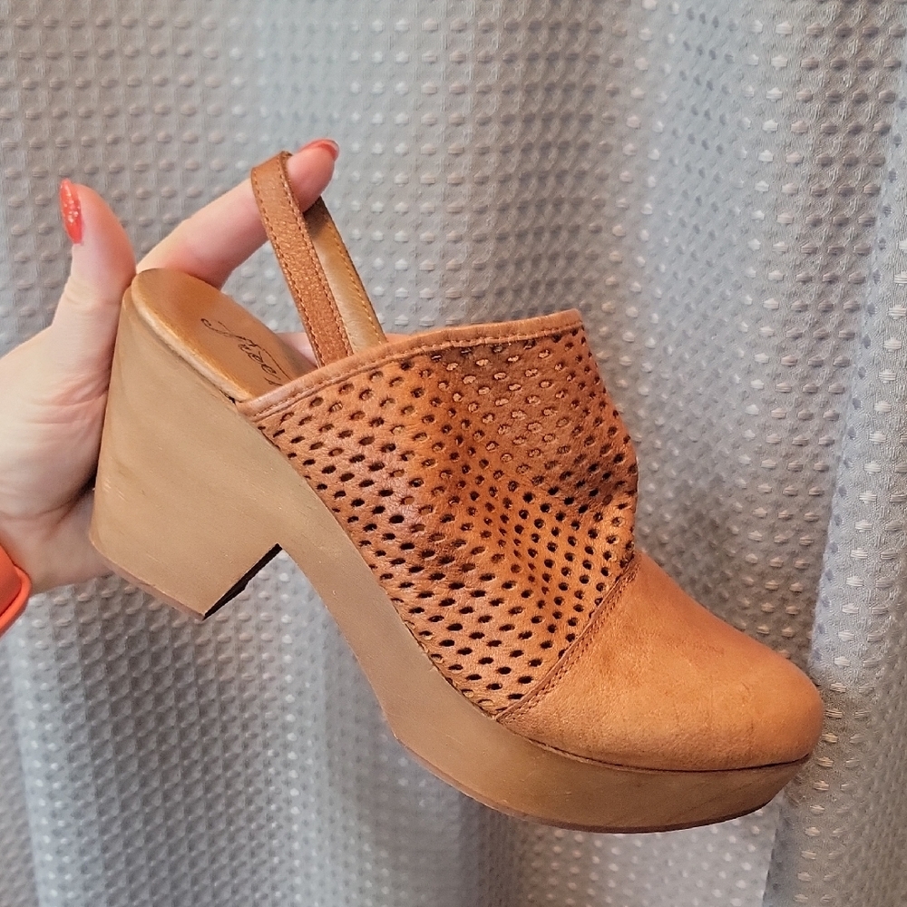 Free People Logan Clogs Size 38 - Picture 2 of 7